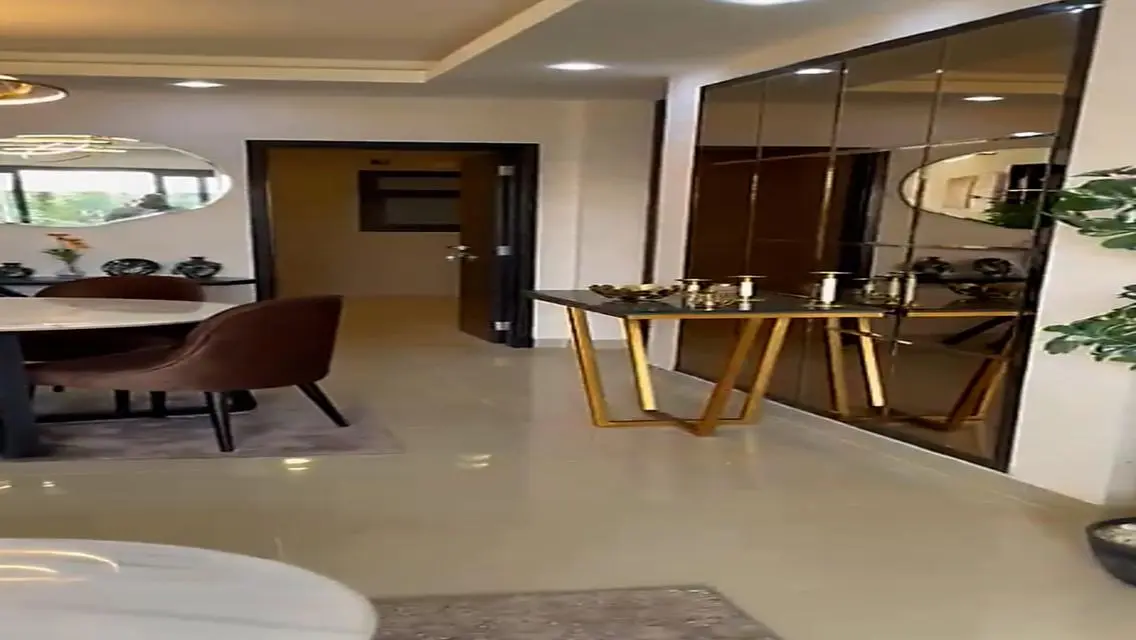 فيلا فاخرة للبيع في موقع متميز