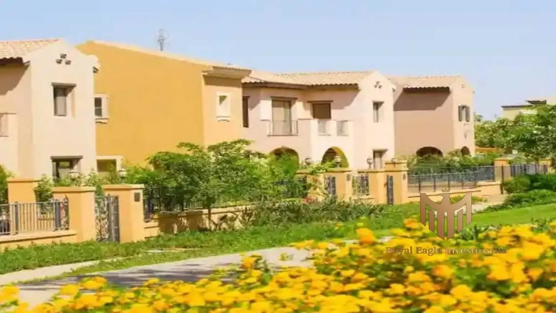 منزل واسع مع شرفة للبيع