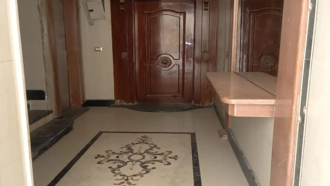 Luxury and Spacious Apartment in Prime Location - 350 sqm