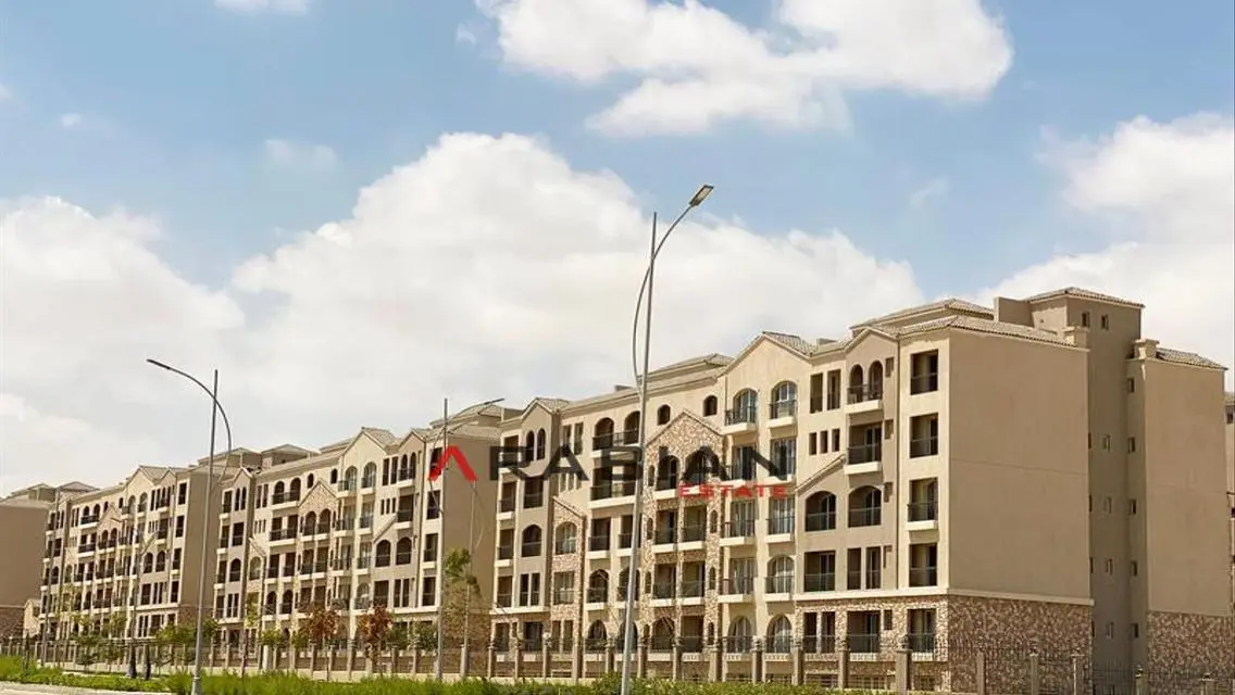 Luxury Apartment with Stunning Lake View