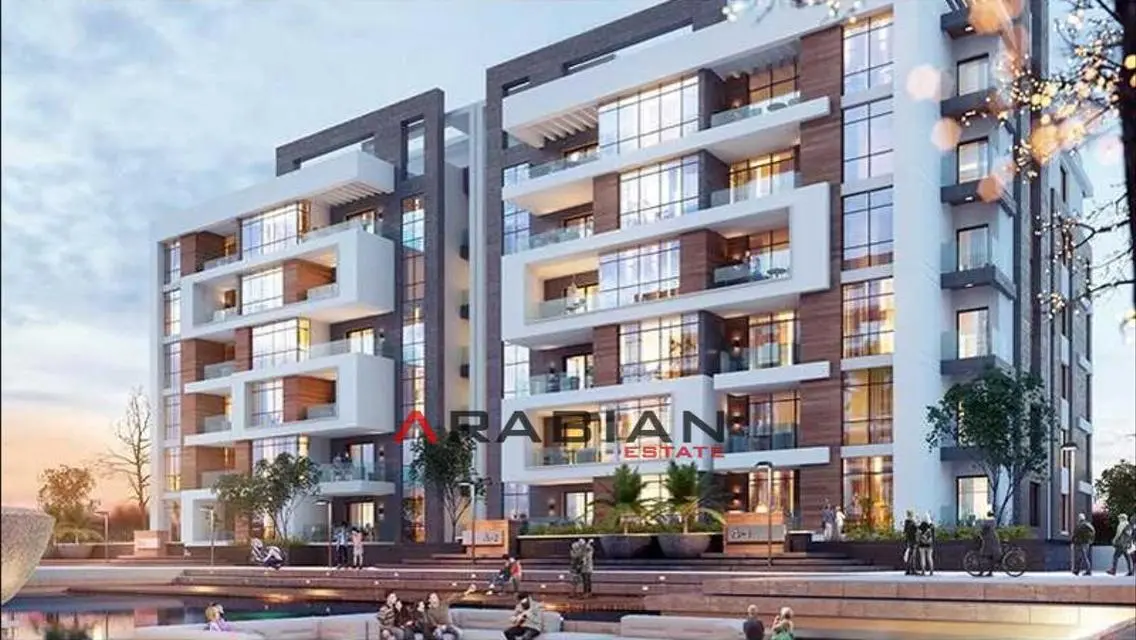 Luxury Apartment with Lake View