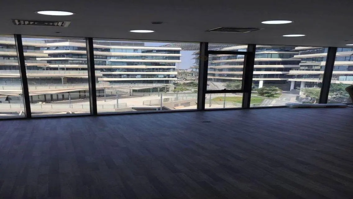 Office for Sale - 140 Square Meters in Prime Location