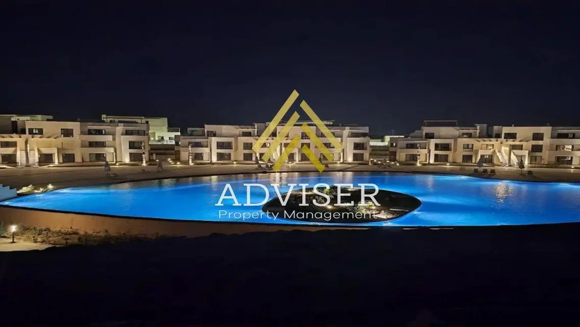 Luxury Apartment with Pool and Lake View
