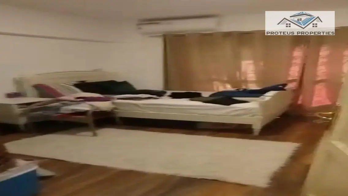 شقة مميزة في قلب المدينة بمساحة واسعة