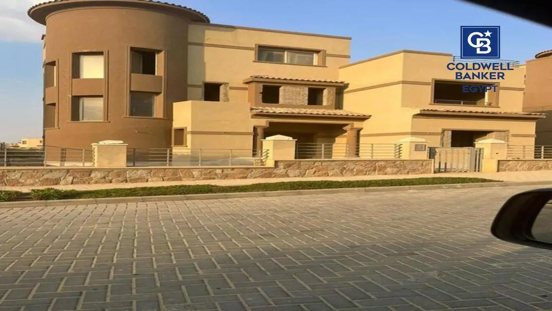 توين هاوس بموقع مميز للبيع في بالم هيلز قطامية