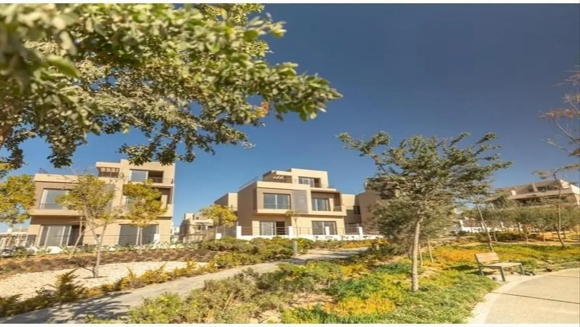 Luxury Villa for Sale with Spacious Grounds and Water Views