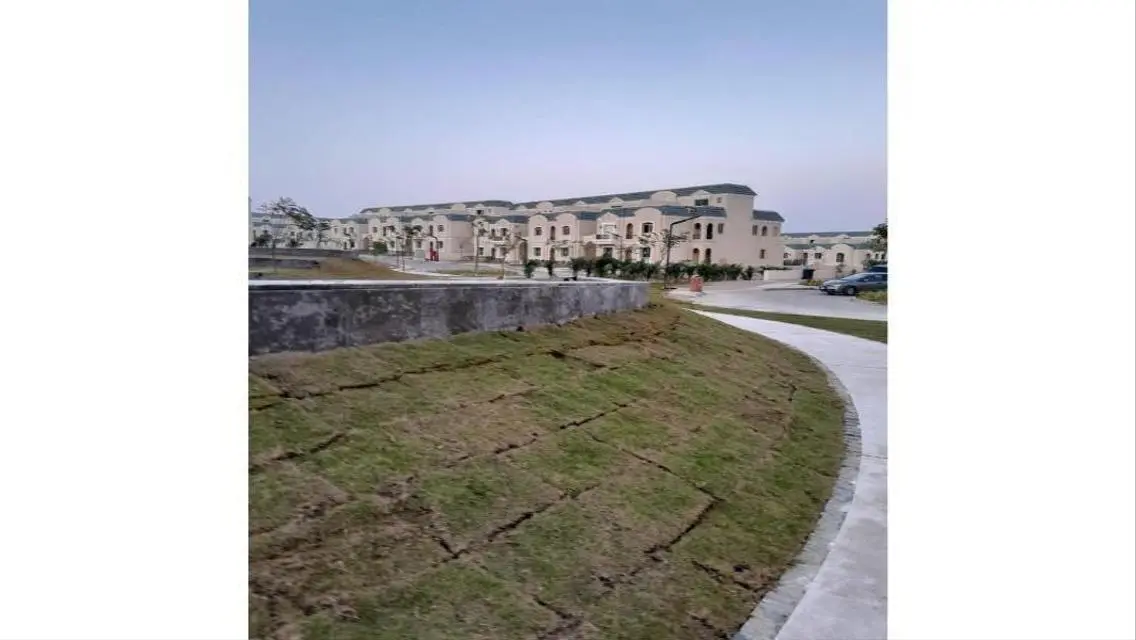 Attractive Apartment with Balcony for Sale - 245 sqm