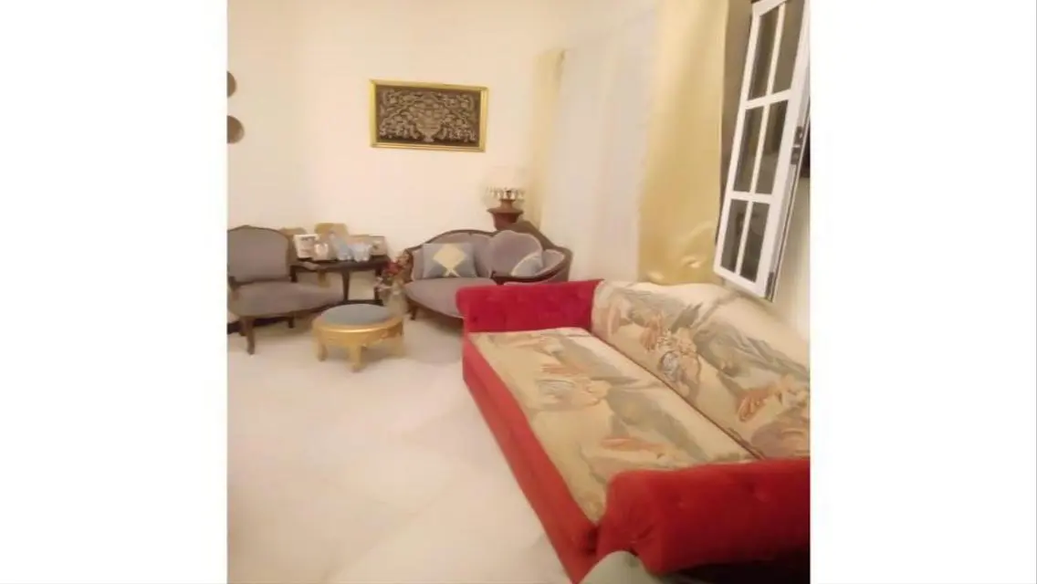 شقة فاخرة للايجار بمساحة 200 متر