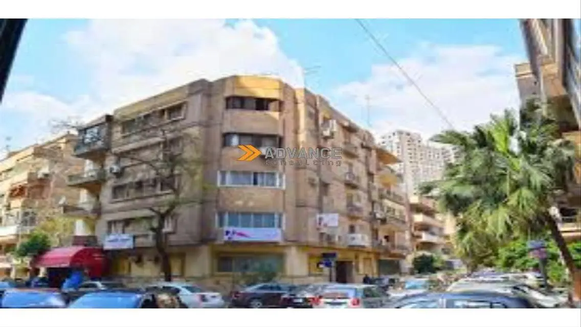 فيلا فاخرة للبيع في موقع متميز