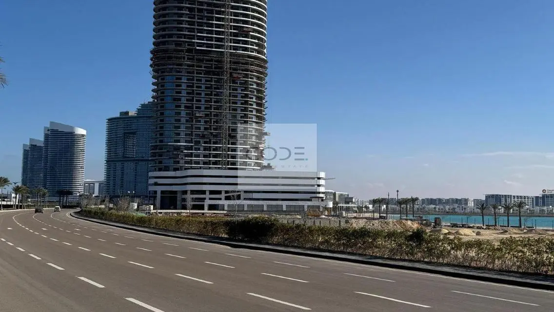 شقة فاخرة تطل على بحيرات ومعالم رئيسية في North Edge