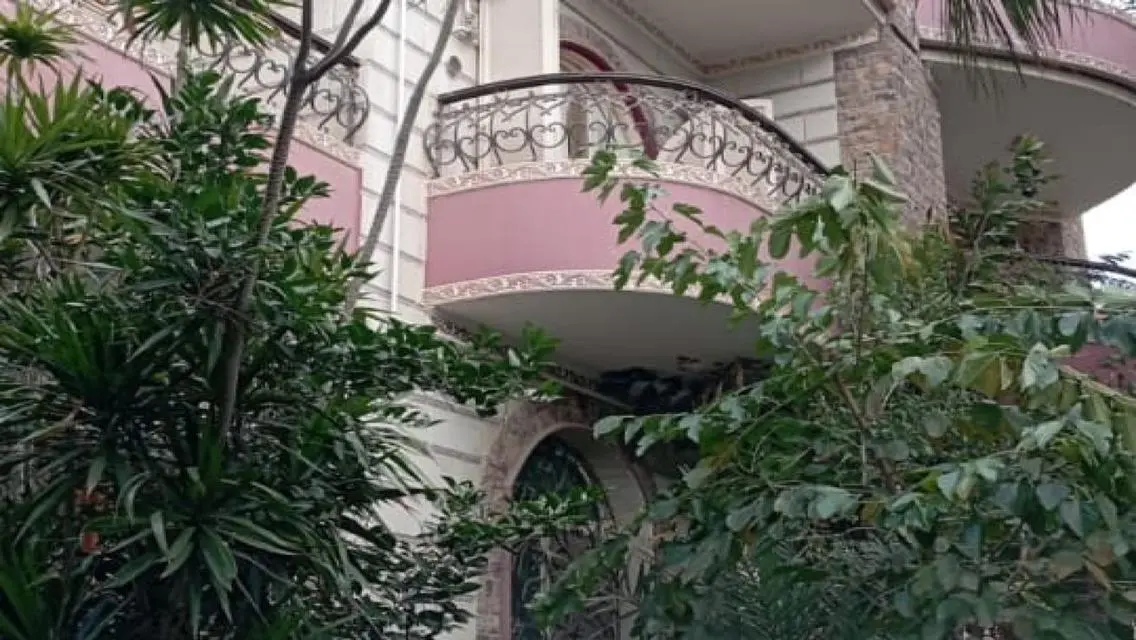 Luxurious Villa for Sale - 760m² in the Heart of the City