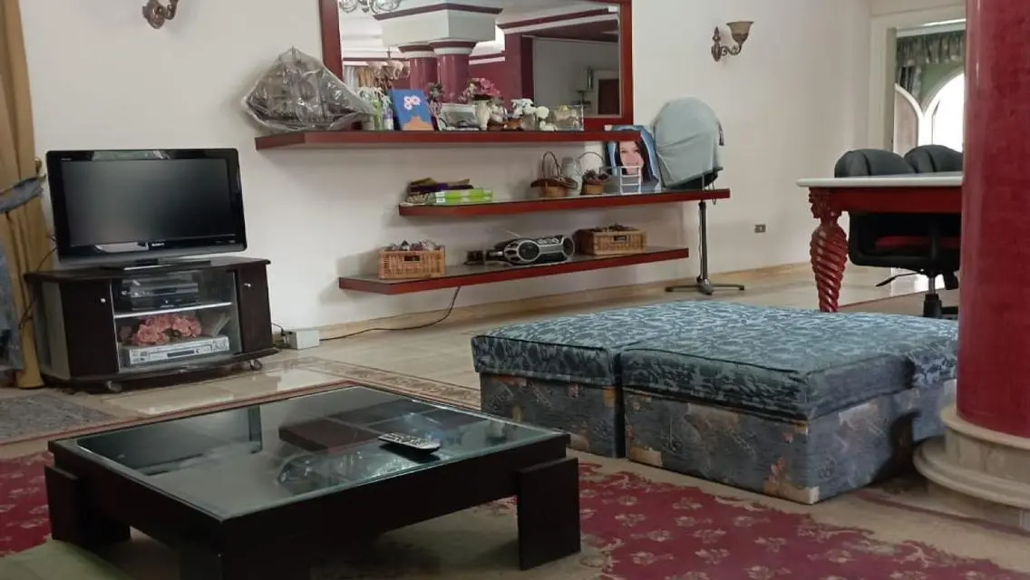 Luxurious Villa for Sale - 760m² in the Heart of the City