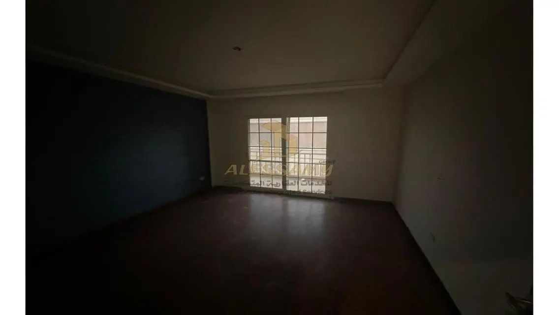 Luxury Apartment in B11 with Balcony