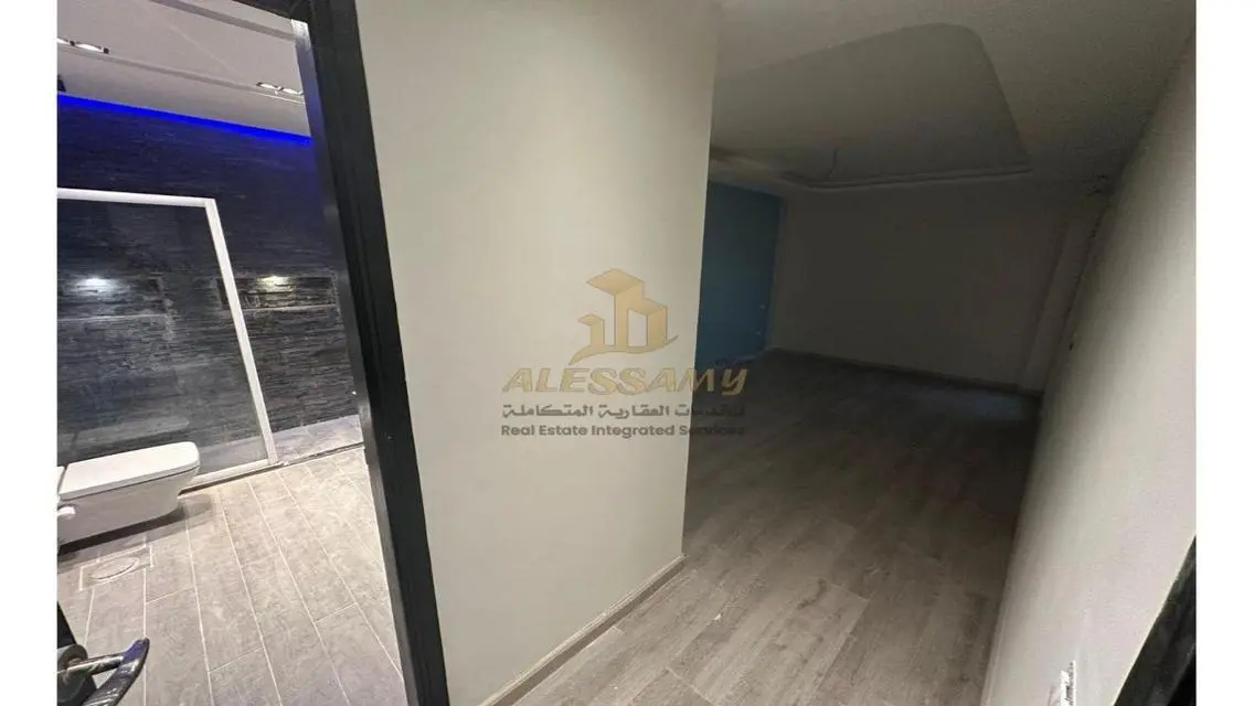 Luxury Apartment in B11 with Balcony