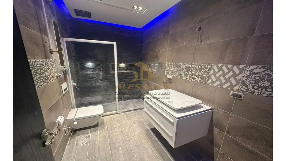 Luxury Apartment in B11 with Balcony
