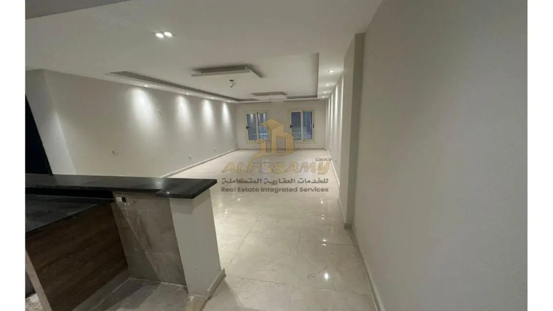 Luxury Apartment in B11 with Balcony