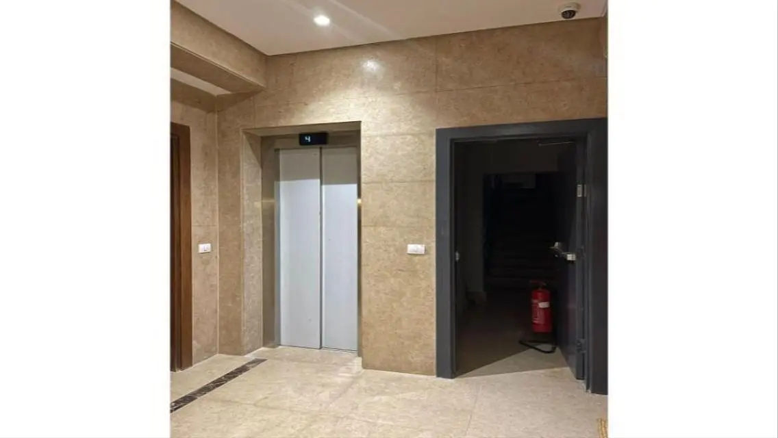 شقة فاخرة في تريو جاردنز بمساحة واسعة