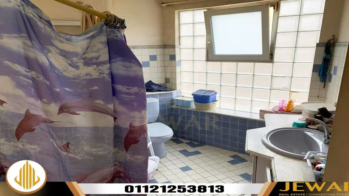 شقة مميزة بمساحة 240 متر مربع للبيع
