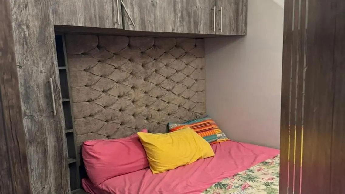 شقة فاخرة بمساحة مذهلة مع شرفة