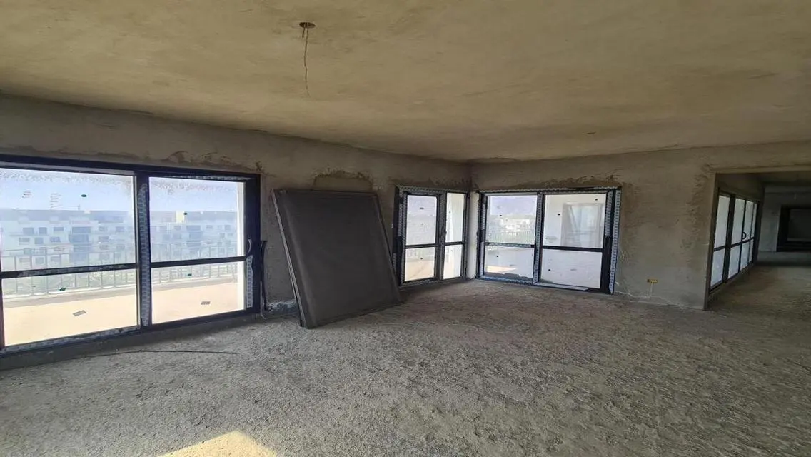 Luxury Apartment for Sale with Stunning Views