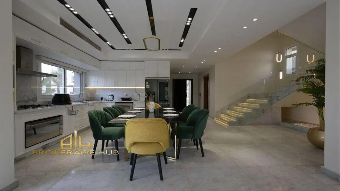 Luxury Villa 600 sqm with Private Heated Pool for Daily or Monthly Rental