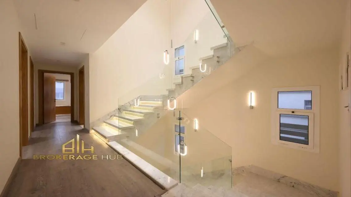 Luxury Villa 600 sqm with Private Heated Pool for Daily or Monthly Rental