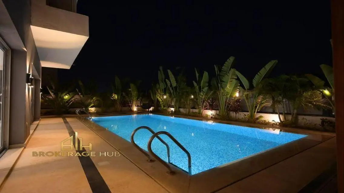 Luxury Villa 600 sqm with Private Heated Pool for Daily or Monthly Rental