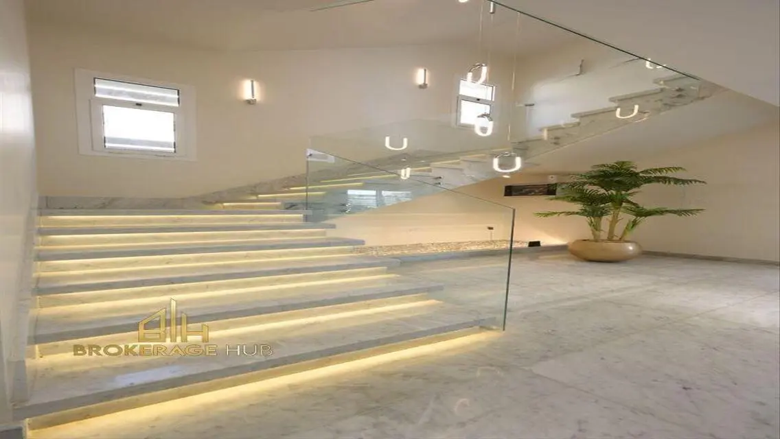 Luxury Villa 600 sqm with Private Heated Pool for Daily or Monthly Rental