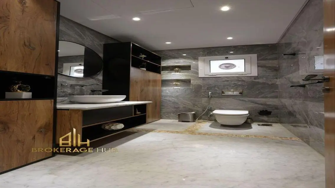 Luxury Villa 600 sqm with Private Heated Pool for Daily or Monthly Rental