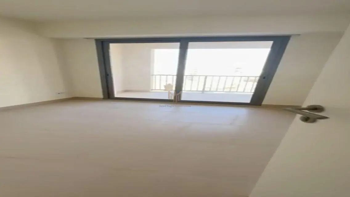 Luxury Apartment in MA304 with Lake View