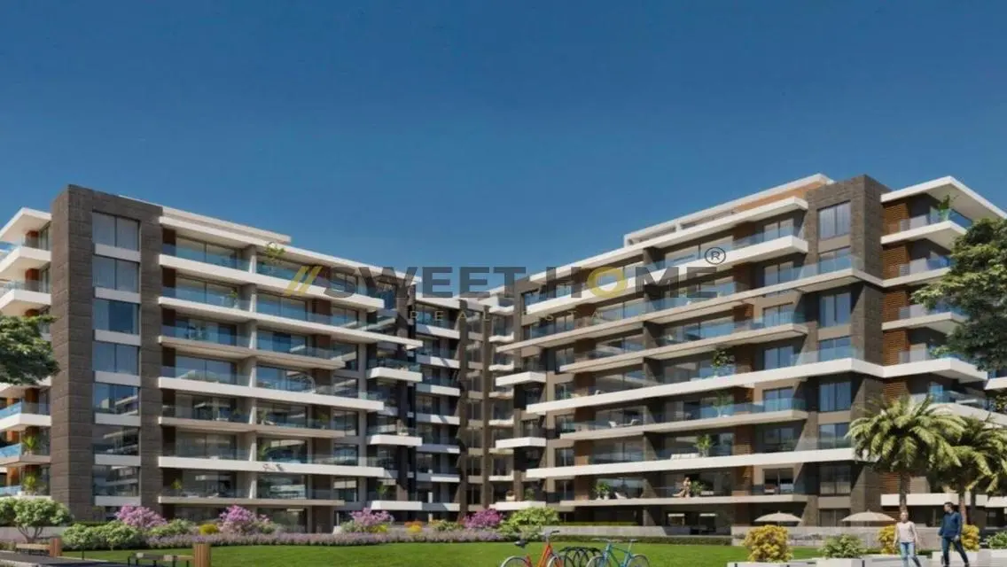 Luxury Living: Stunning Apartment Overlooking Lakes