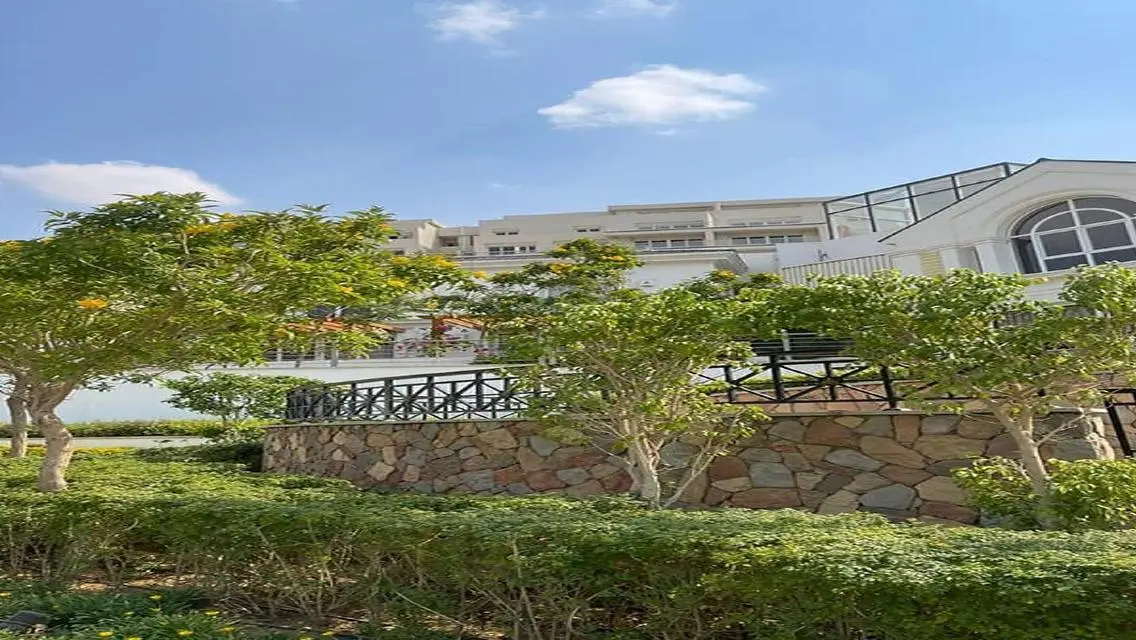 Stunning Apartment in MV Park - Lake View