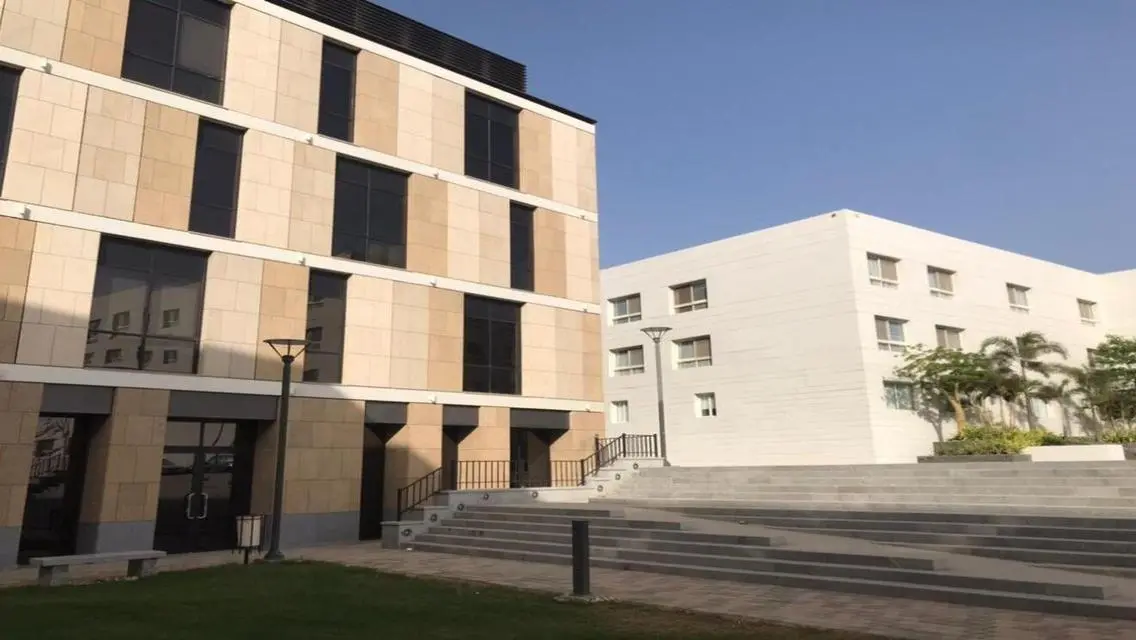 فندق بمساحة واسعة للبيع بسعر مغري
