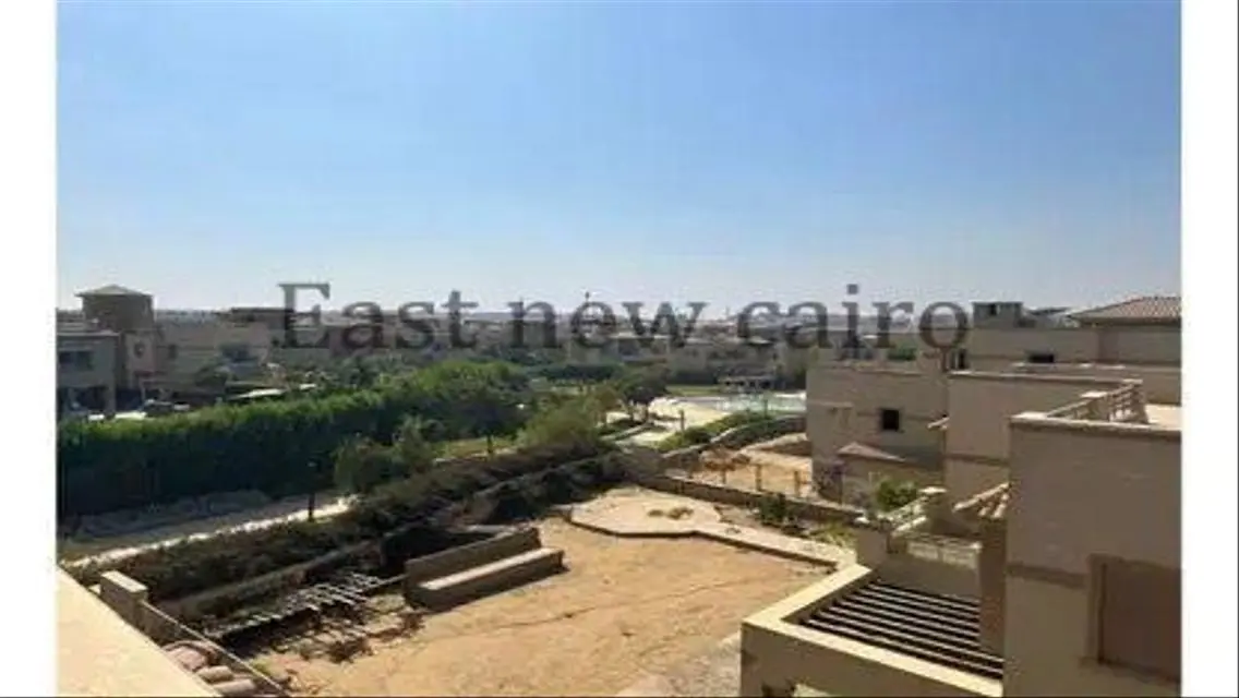 فيلا فاخرة للبيع مع إطلالة رائعة