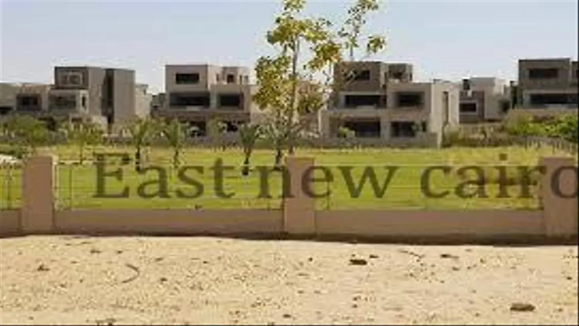 فيلا فاخرة للبيع مع إطلالة رائعة