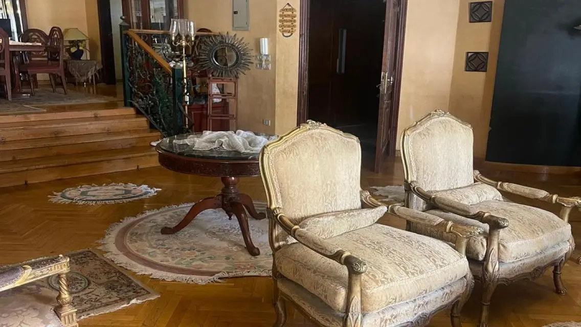 شقة فاخرة للبيع بمساحة 350 متر