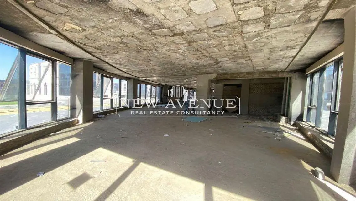 Spacious Apartment for Sale - 345 Meters with 3 Bedrooms