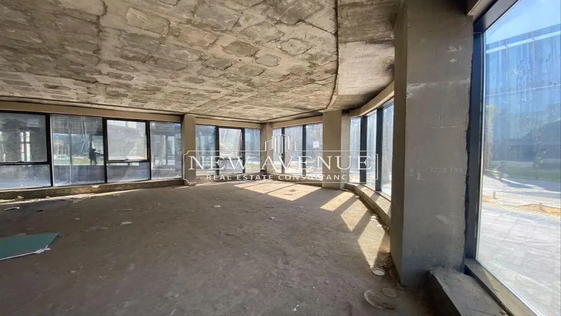 Spacious Apartment for Sale - 345 Meters with 3 Bedrooms