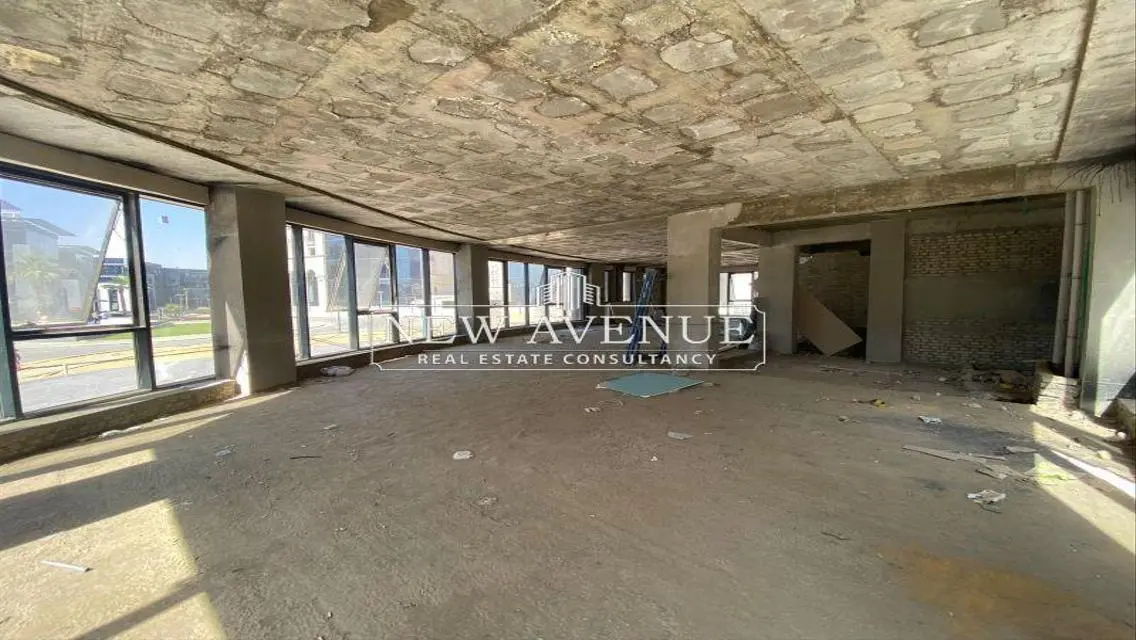 Spacious Apartment for Sale - 345 Meters with 3 Bedrooms