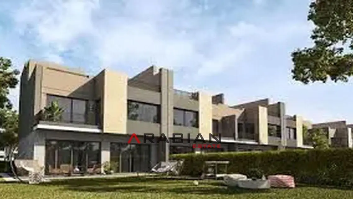 Luxury Apartment Overlooking Lakes with 680 Meter Space