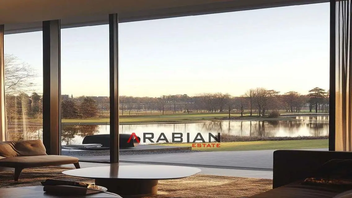 Luxury Apartment Overlooking Lakes with 680 Meter Space