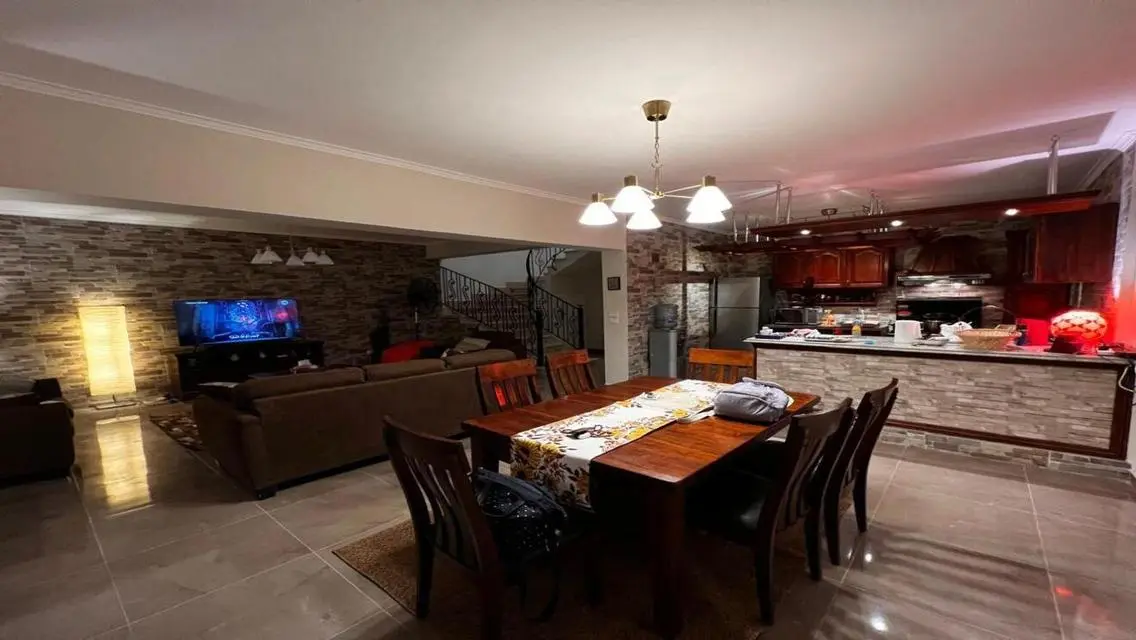 Luxury Apartment with Private Lakes - 190 sqm