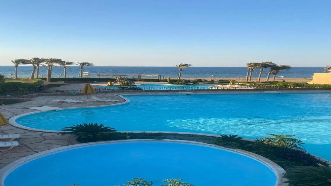 Luxury Apartment with Private Lakes - 190 sqm