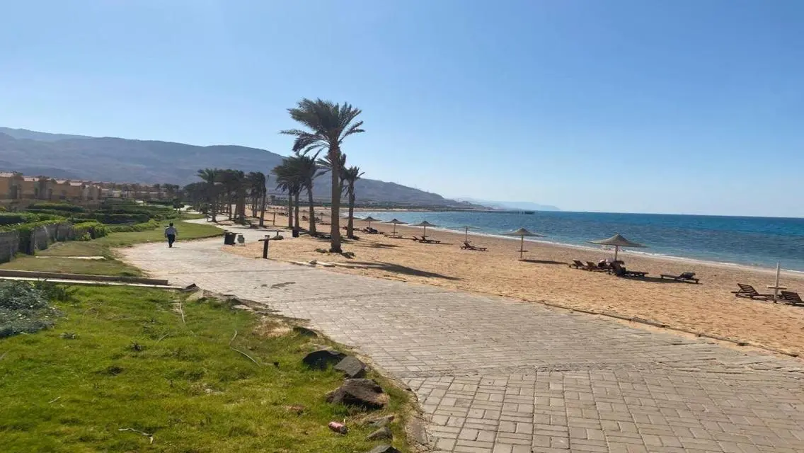 Luxury Apartment with Private Lakes - 190 sqm