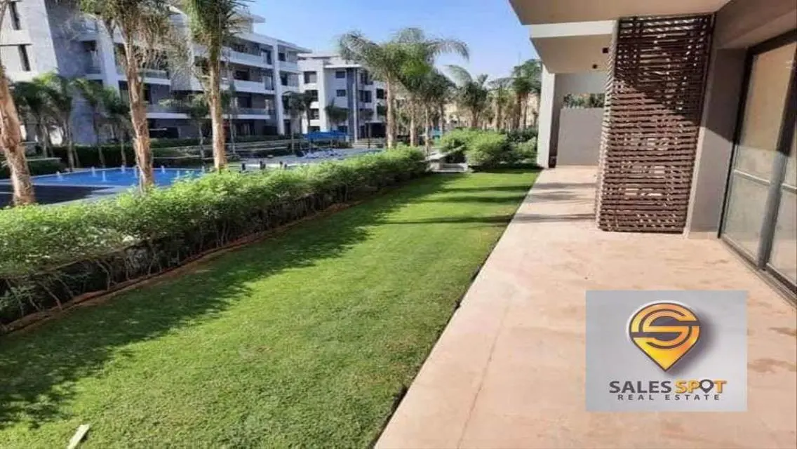Luxury La Vista 10 - Apartment with Private Garden