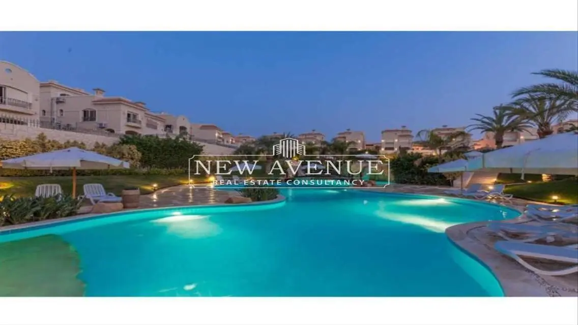 Luxury House with Private Garden and Balcony