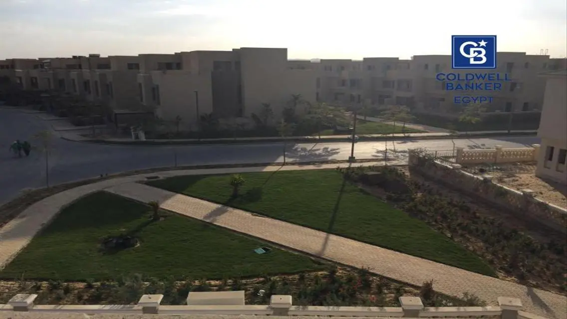 فيلّا مستقلة للبيع - جاهزة للسكن في غولف إكستينشن، بالم هيلز