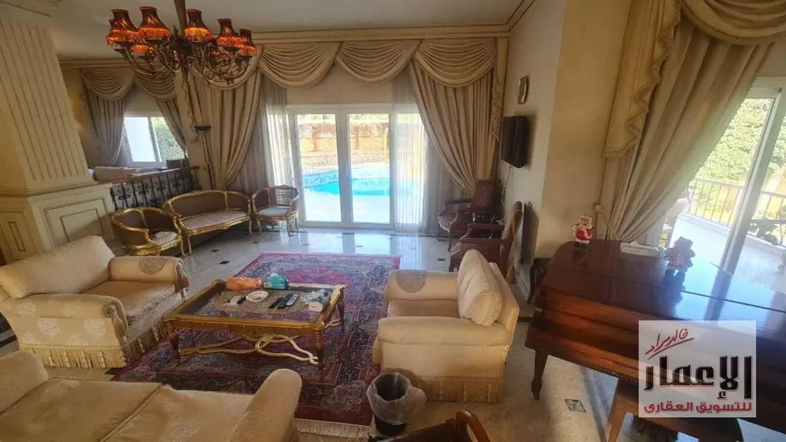 فيلا فاخرة للبيع بمساحة واسعة ومرافق مميزة