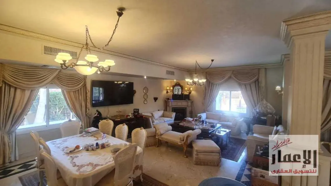 فيلا فاخرة للبيع بمساحة واسعة ومرافق مميزة