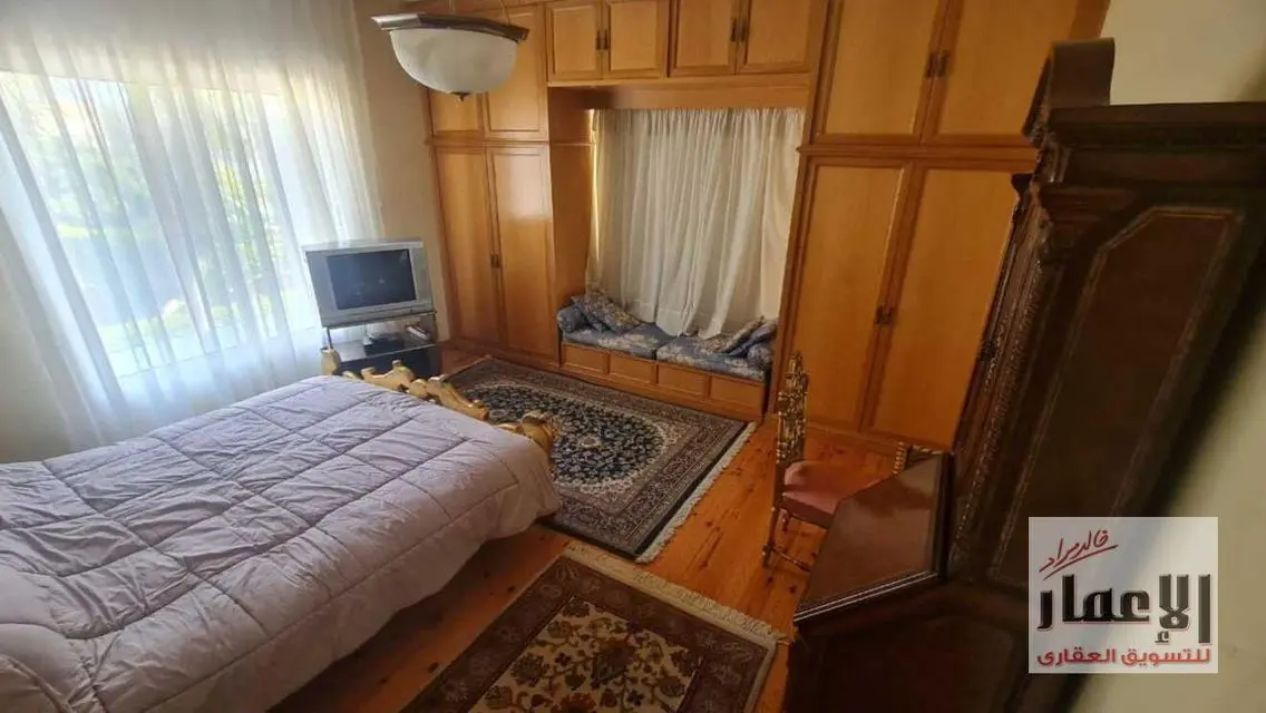 فيلا فاخرة للبيع بمساحة واسعة ومرافق مميزة